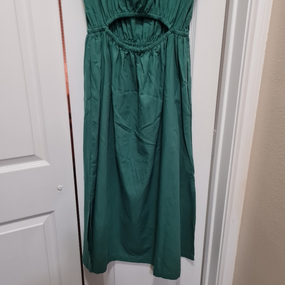 Universal Thread™ Women's Short Sleeve Back Cut Out Dress - Green - Picture 9 of 14